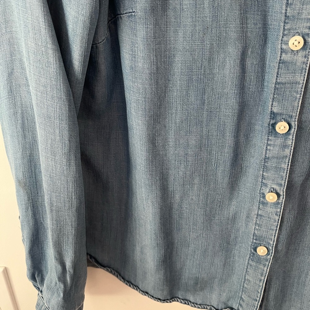 Banana Republic Blue Denim Button Down Shirt Classic Chambray | Women’s Small - Picture 6 of 10
